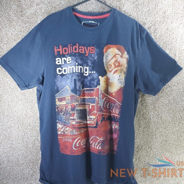 coca cola t shirt medium holidays are coming print santa christmas office 0.jpg