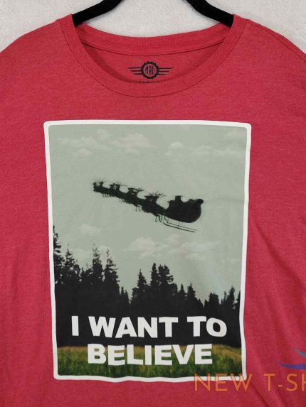 funny holiday santa claus reindeer christmas i want to believe men s xl t shirt 0.jpg