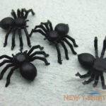 halloween fake spider scary simulation plastic toys holiday party home decor 0.jpg