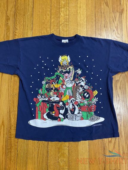 vintage looney tunes mens shirt blue size large christmas sun sportswear 1996 0.jpg