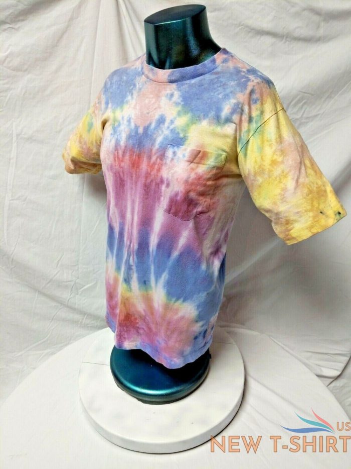 tye dye t shirt with pocket size med 2.jpg