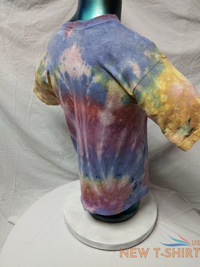 tye dye t shirt with pocket size med 8.jpg